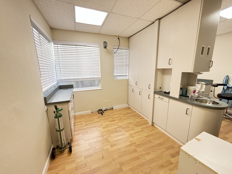 400 N San Mateo Dr, San Mateo, CA for lease - Building Photo - Image 3 of 8