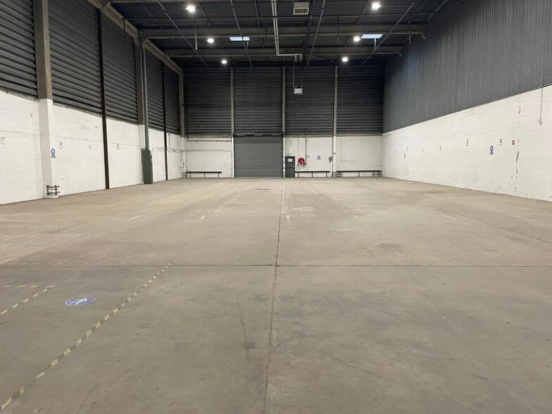 Flex in Aulnay-sous-Bois for lease - Building Photo - Image 1 of 7