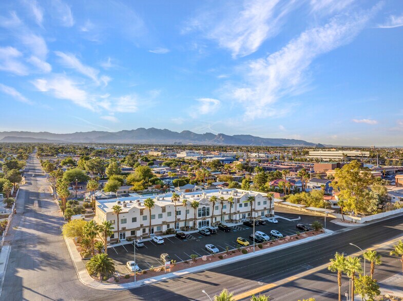 2675 S Jones Blvd, Las Vegas, NV for lease - Building Photo - Image 2 of 9