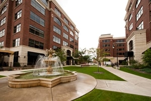 332 Front St S, La Crosse, WI for lease - Building Photo - Image 2 of 8