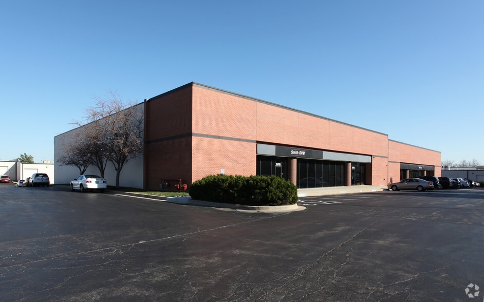 Lenexa Place portfolio of 2 properties for sale on LoopNet.com - Primary Photo - Image 2 of 2