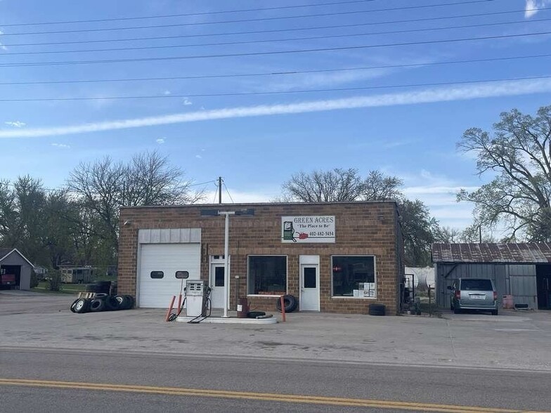402 E Main St, Chambers, NE for sale - Building Photo - Image 2 of 21