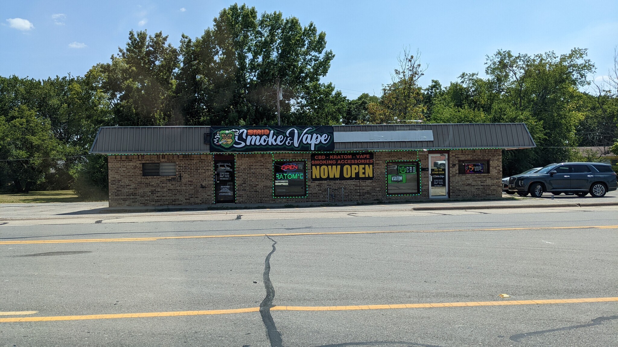 908 E Sam Rayburn Dr, Bonham, TX for sale Primary Photo- Image 1 of 1