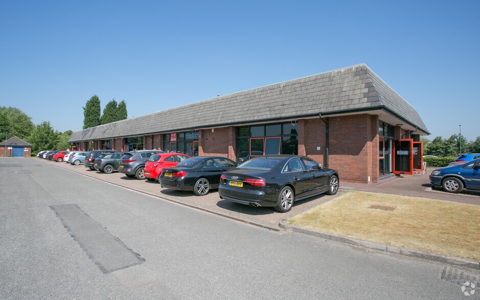 Second Ave, Kingswinford, DY6 7NA