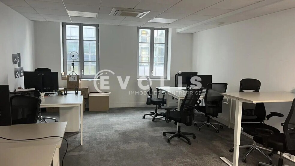 Office in Paris for lease - Interior Photo - Image 3 of 5