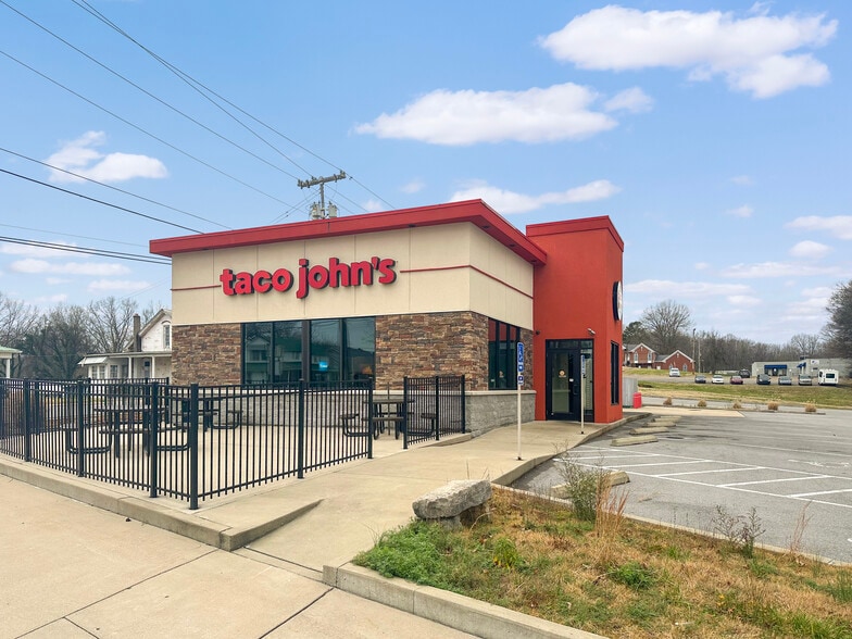 415 Donelson Pkwy Pky, Dover, TN for sale - Building Photo - Image 3 of 3