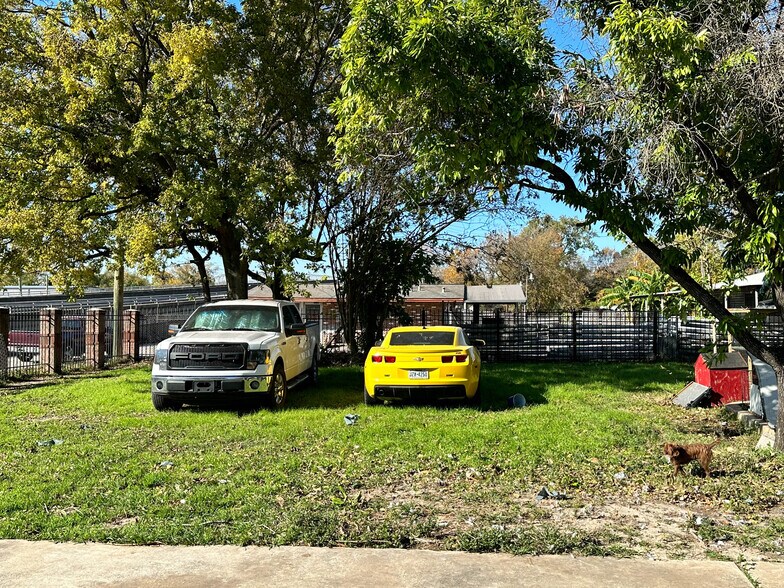 7813 Ley Rd, Houston, TX 77028 7813 Ley Rd. **Owner Finance