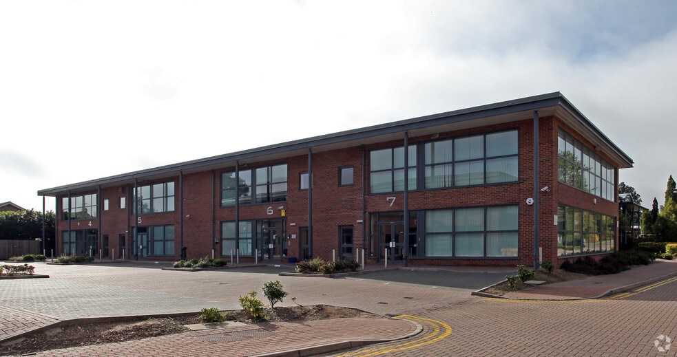 White Lion Rd, Amersham for sale - Primary Photo - Image 1 of 4