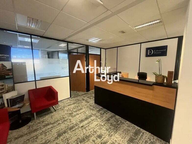 Office in Nice for lease - Interior Photo - Image 1 of 11