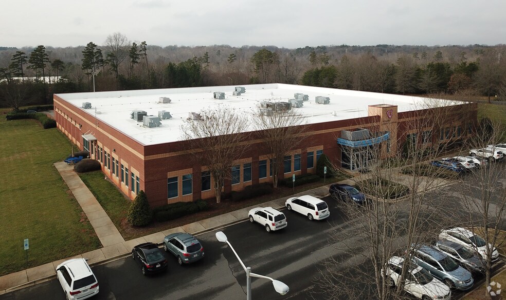 2001 Oaks Pky, Belmont, NC for sale - Building Photo - Image 1 of 1