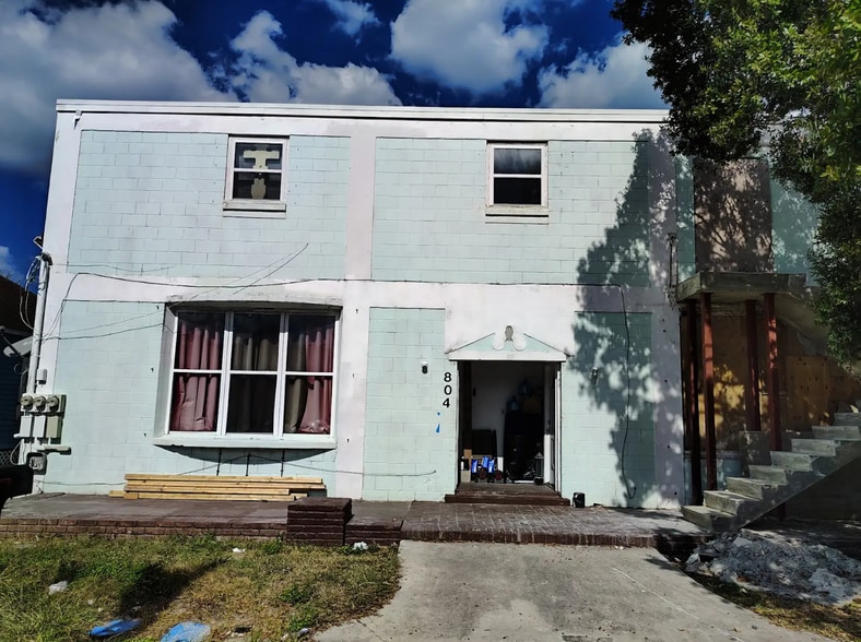 Multi-Family Portfolio portfolio of 2 properties for sale on LoopNet.com - Building Photo - Image 1 of 17