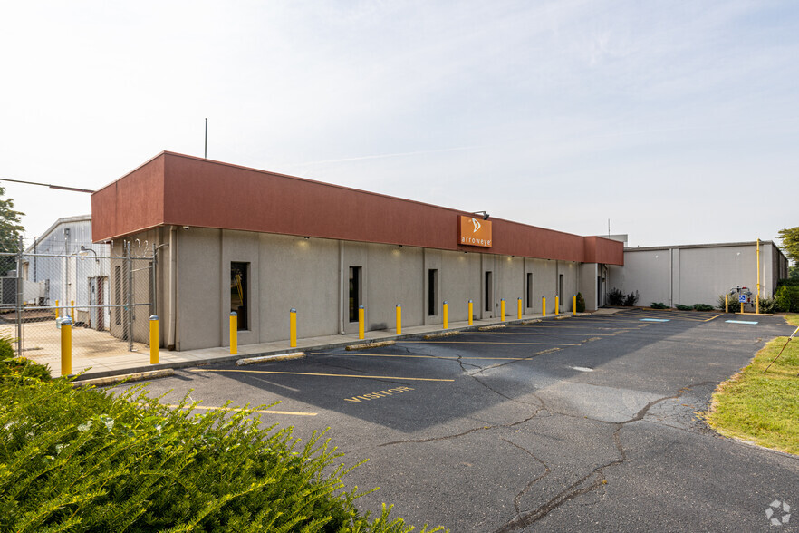 4501 Allmond Ave, Louisville, KY for lease - Primary Photo - Image 1 of 3