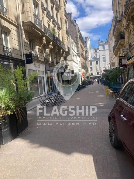 Retail in Paris for lease - Building Photo - Image 2 of 2