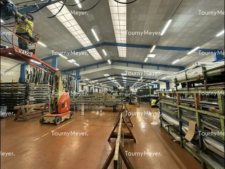 Flex in Vigneux-de-Bretagne for lease - Interior Photo - Image 2 of 2