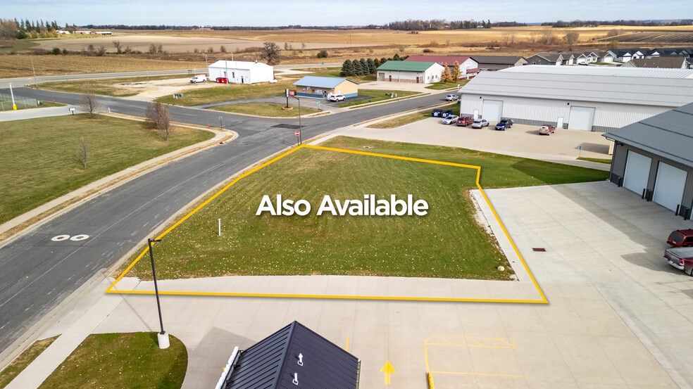 331 Sandstone Dr NW, Eyota, MN for lease - Building Photo - Image 2 of 7