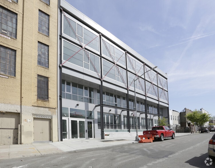 13 Grattan St, Brooklyn, NY for lease - Building Photo - Image 2 of 9