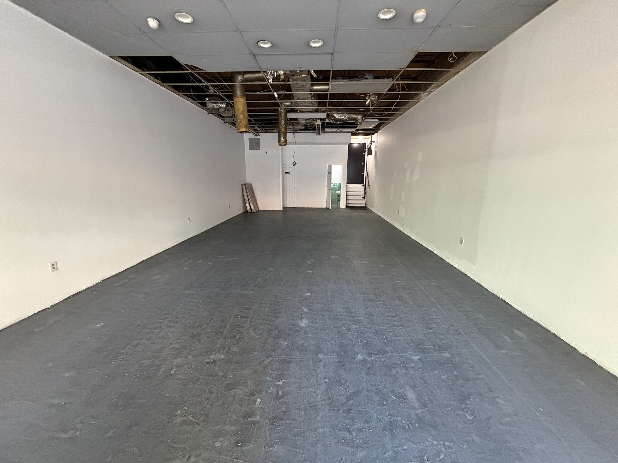 7909 Norfolk Ave, Bethesda, MD for lease Interior Photo- Image 1 of 4