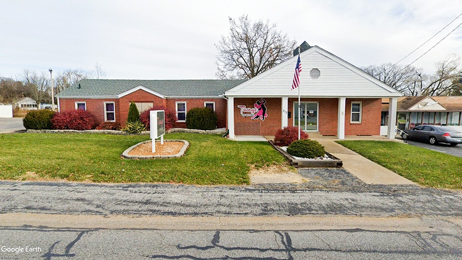 212 E Elm St, Alton, IL for lease Building Photo- Image 1 of 7