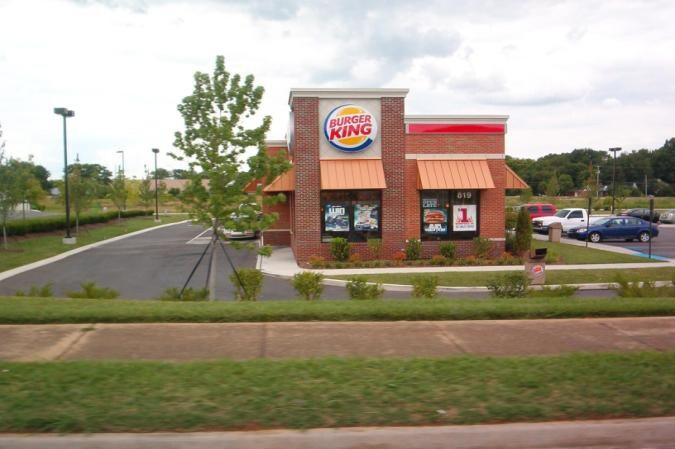 819 Memorial Blvd, Murfreesboro, TN for lease - Building Photo - Image 2 of 4