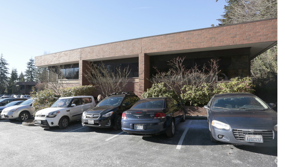 2330 130th Ave NE, Bellevue, WA for sale - Building Photo - Image 3 of 7