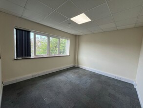 Blenheim Rd, High Wycombe for lease Interior Photo- Image 1 of 3