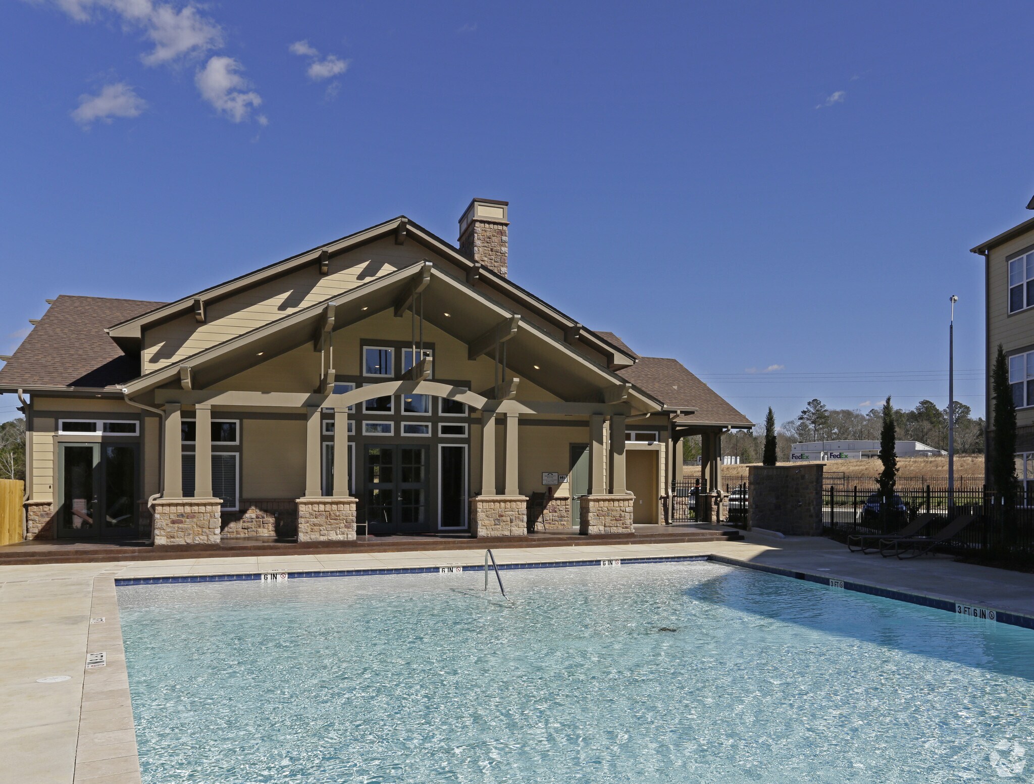 1328 Parklane Rd, Mccomb, MS for sale Primary Photo- Image 1 of 1