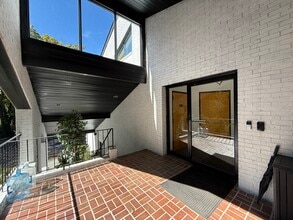 76 E Main St, Huntington, NY for lease Interior Photo- Image 1 of 16