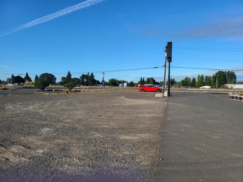 1350 Atlantic Ave, Woodland, WA for lease - Building Photo - Image 3 of 7