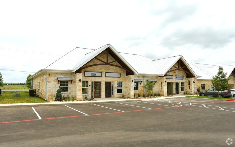 1130 Cottonwood Crk, Cedar Park, TX for lease - Primary Photo - Image 1 of 48