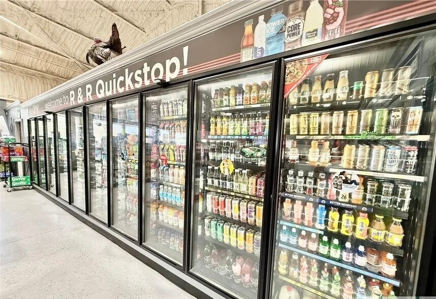 6134 Elim Church Rd NE, Ludowici, GA for sale - Interior Photo - Image 3 of 16