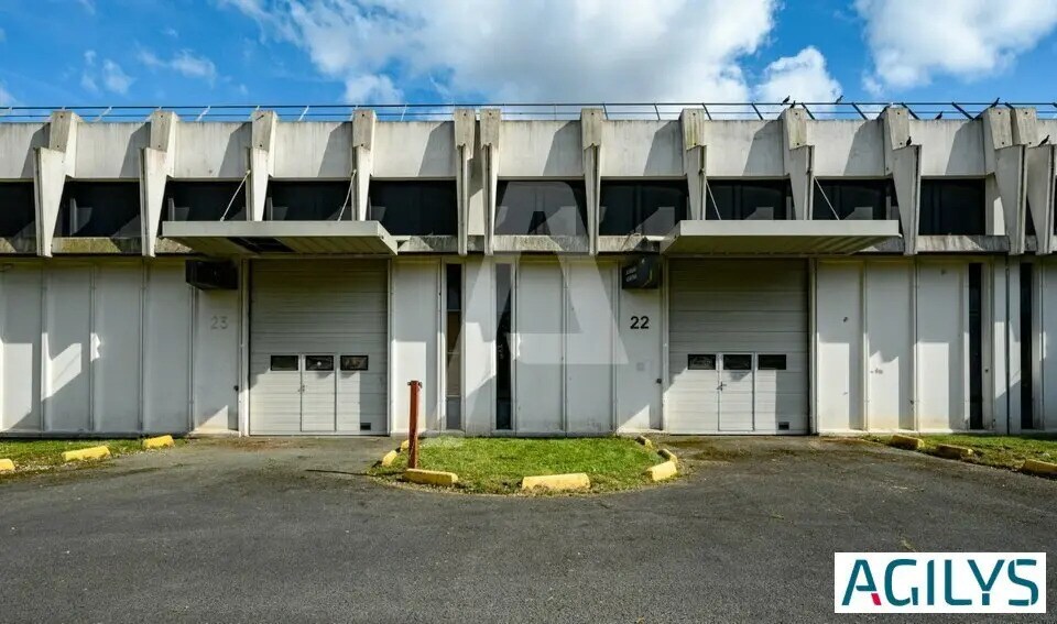 Flex in COURCOURONNES for lease - Building Photo - Image 1 of 5