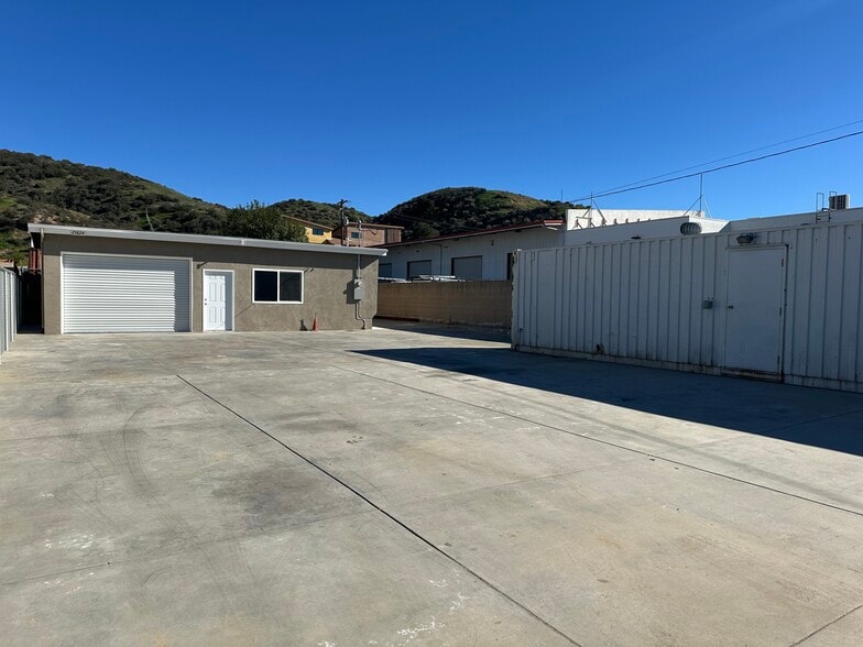 25824 Springbrook Ave, Santa Clarita, CA for sale - Building Photo - Image 2 of 11