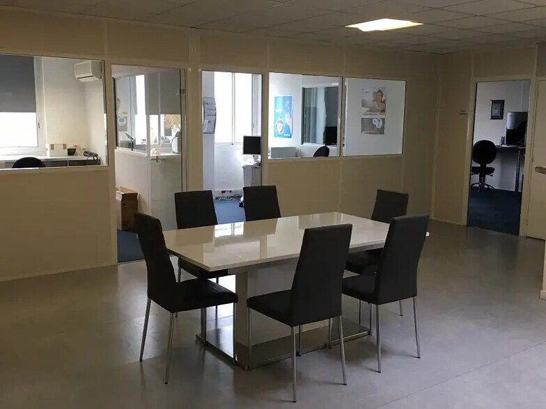 Flex in Toulouse for lease - Interior Photo - Image 2 of 9