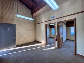 221 Locust St, Redding, CA for lease Interior Photo- Image 2 of 13