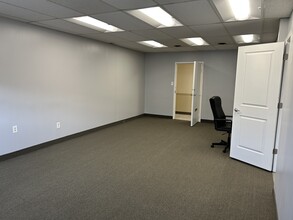 57 W Timonium Rd, Timonium, MD for lease Interior Photo- Image 2 of 5