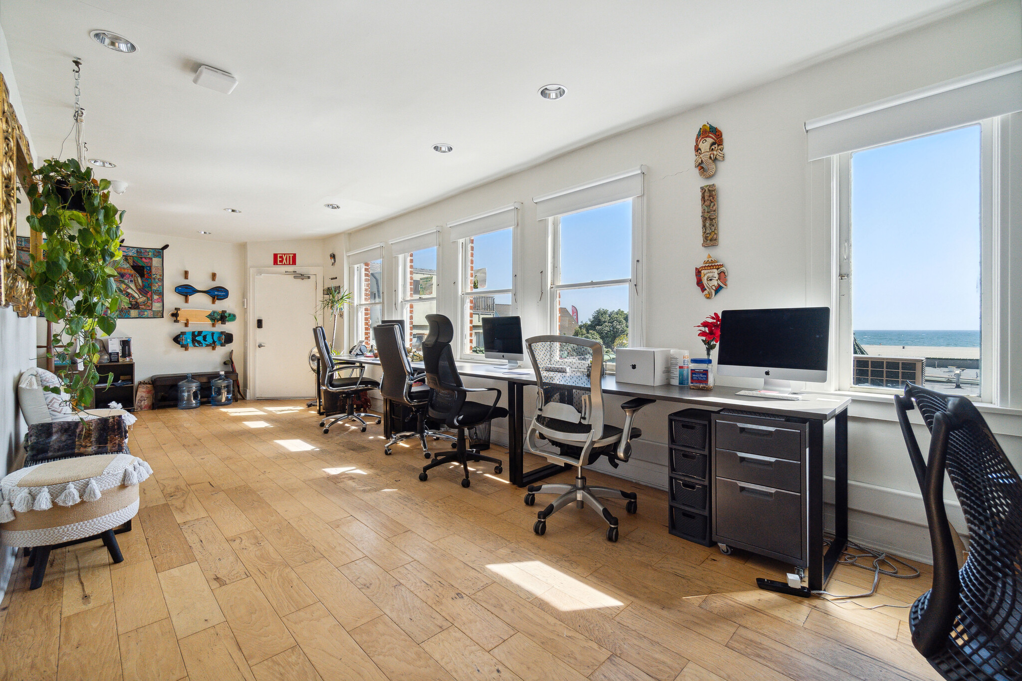 517 Ocean Front Walk, Venice, CA for lease Interior Photo- Image 1 of 12