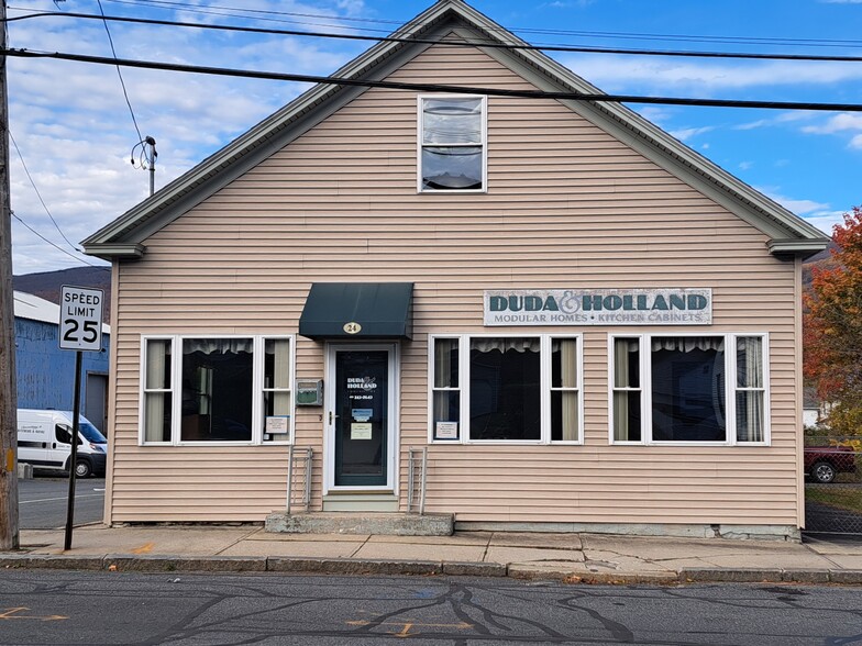 24 N Summer St, Adams, MA for sale - Building Photo - Image 1 of 34