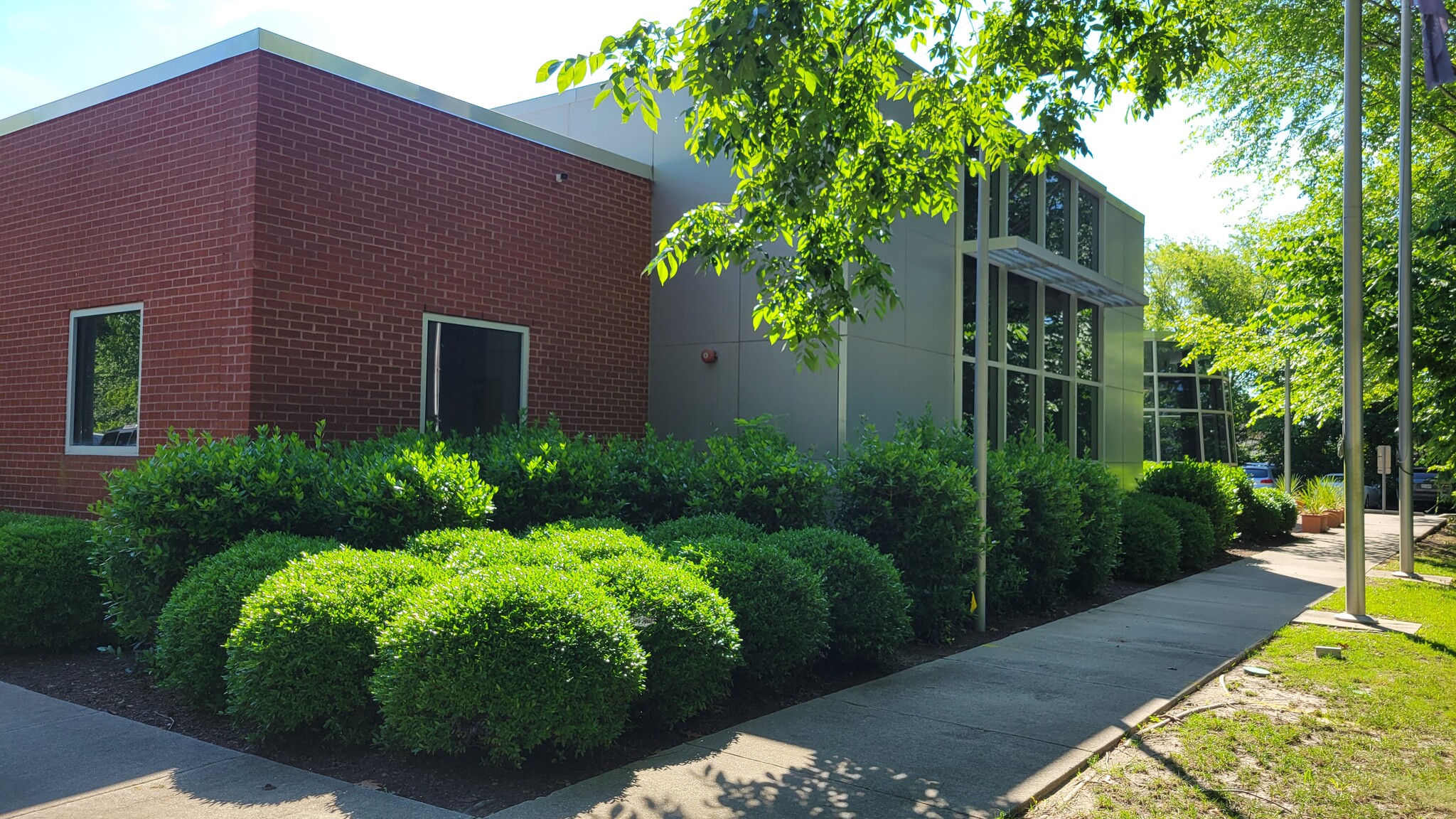 4416 Expressway Dr, Virginia Beach, VA for lease Building Photo- Image 1 of 5