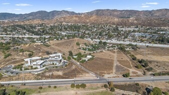 11798 Kagel Canyon St, Sylmar CA - Convenience Store