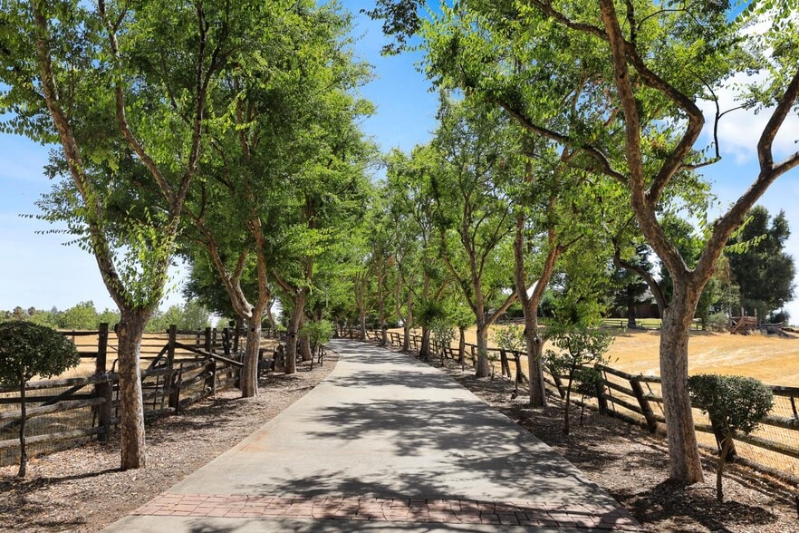 22050 E Buena Vista Rd, Clements, CA for sale - Building Photo - Image 2 of 6