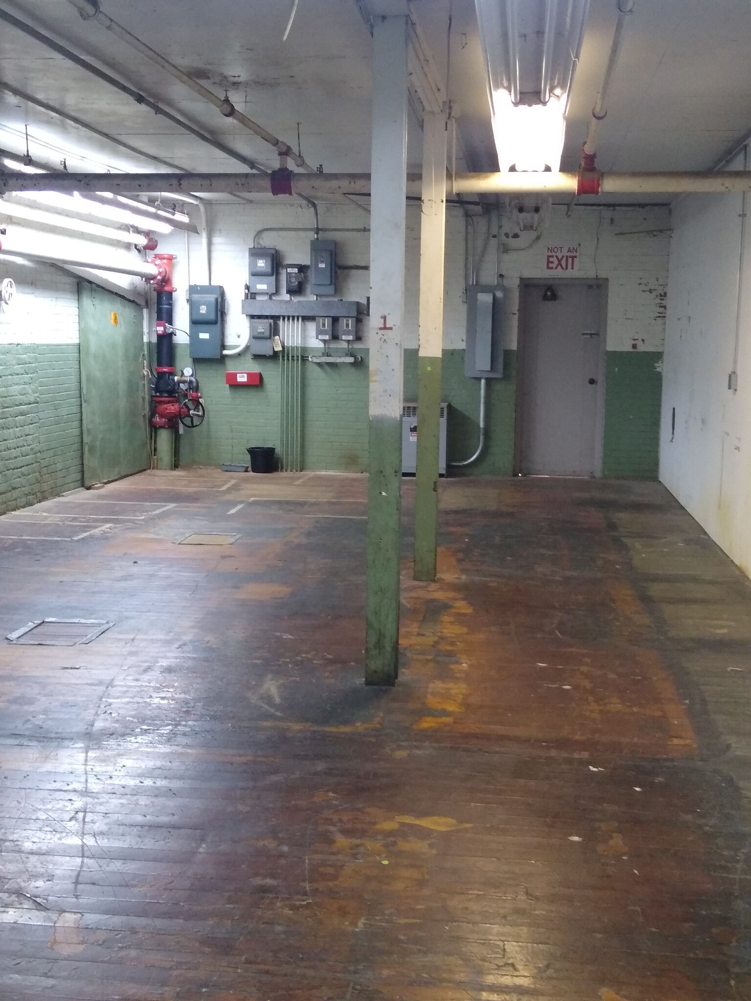 501 E Naomi St, Randleman, NC for sale Interior Photo- Image 1 of 10