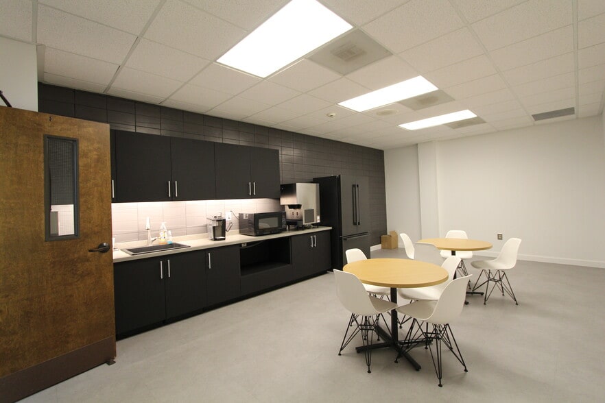 2141 Enterprise Dr, Florence, SC for lease - Interior Photo - Image 2 of 6
