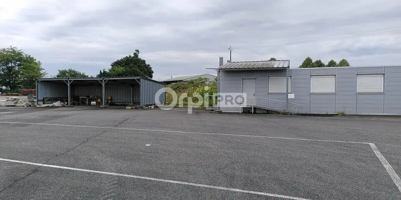 Office in Lescar for lease - Building Photo - Image 2 of 5