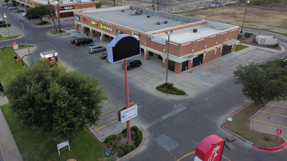 5112 McPherson Rd, Laredo, TX for lease - Building Photo - Image 2 of 9