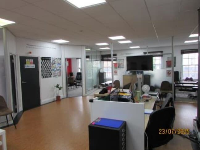 39-41 Uxbridge Rd, London for sale - Interior Photo - Image 3 of 5