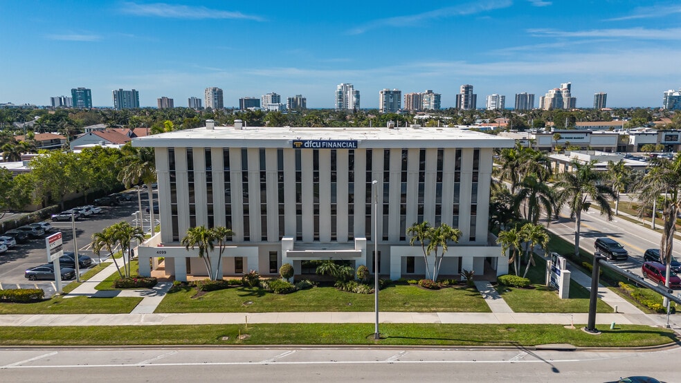 4099 Tamiami Trl N, Naples, FL for lease - Building Photo - Image 2 of 6