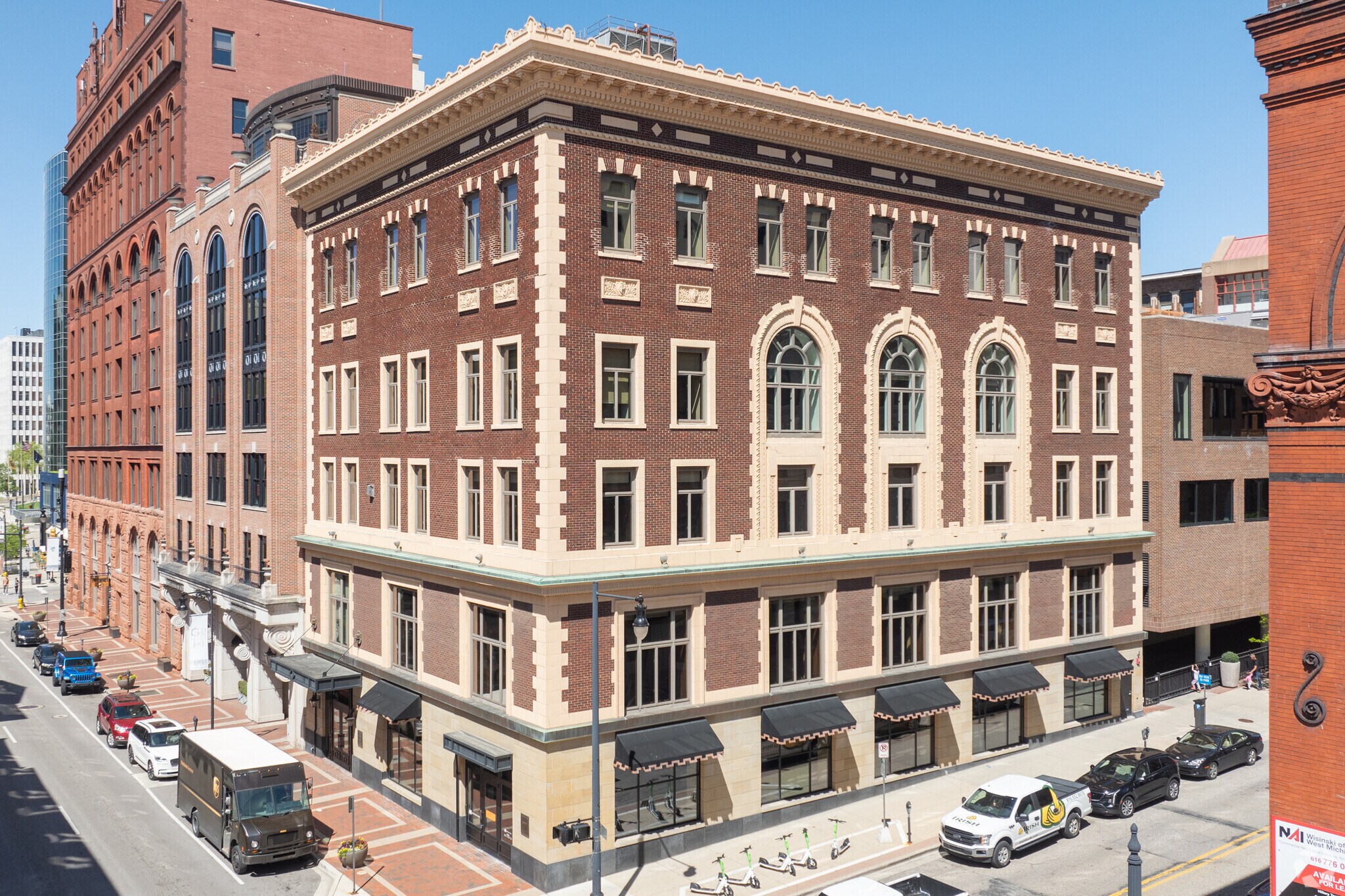 116-120 Ottawa Ave NW, Grand Rapids, MI for lease Primary Photo- Image 1 of 17