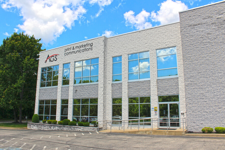 4590 Graphics Dr, White Plains, MD for sale - Building Photo - Image 1 of 21