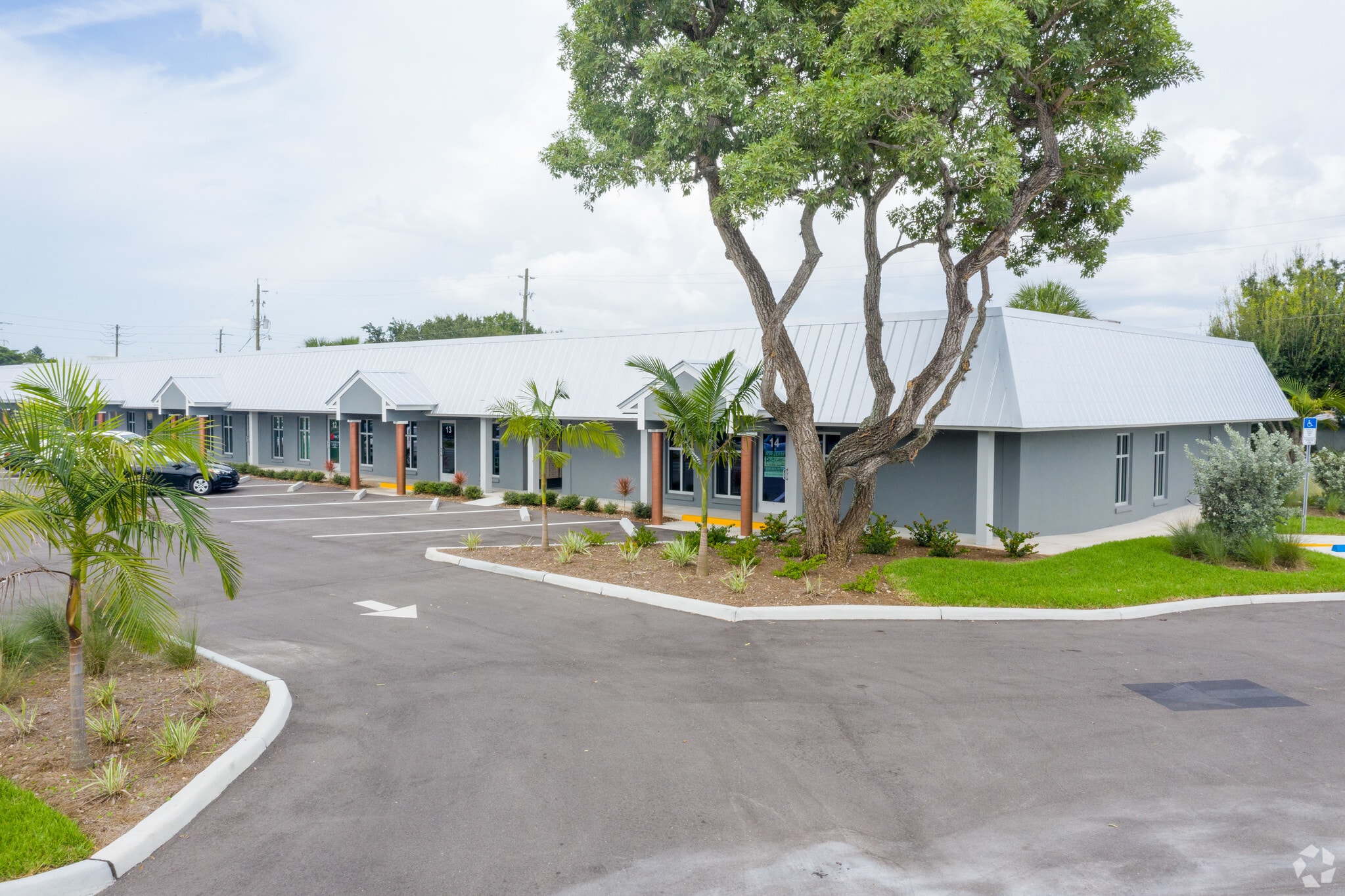 9371 Cypress Lake Dr, Fort Myers, FL for lease Building Photo- Image 1 of 12