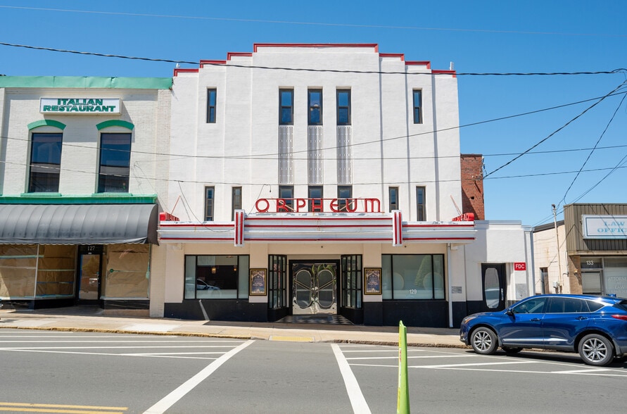 129 Williamsboro St, Oxford, NC for lease - Building Photo - Image 1 of 27